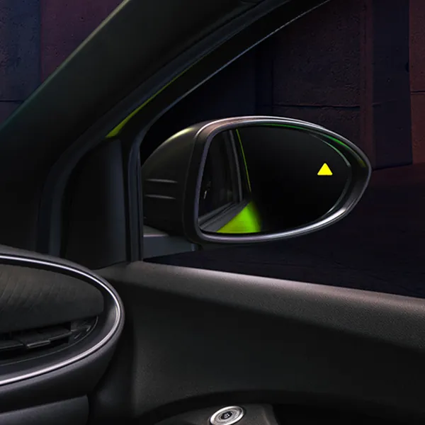 Die Aussenspiegel des Abarth 500e mit Blind-Spot-Warnung