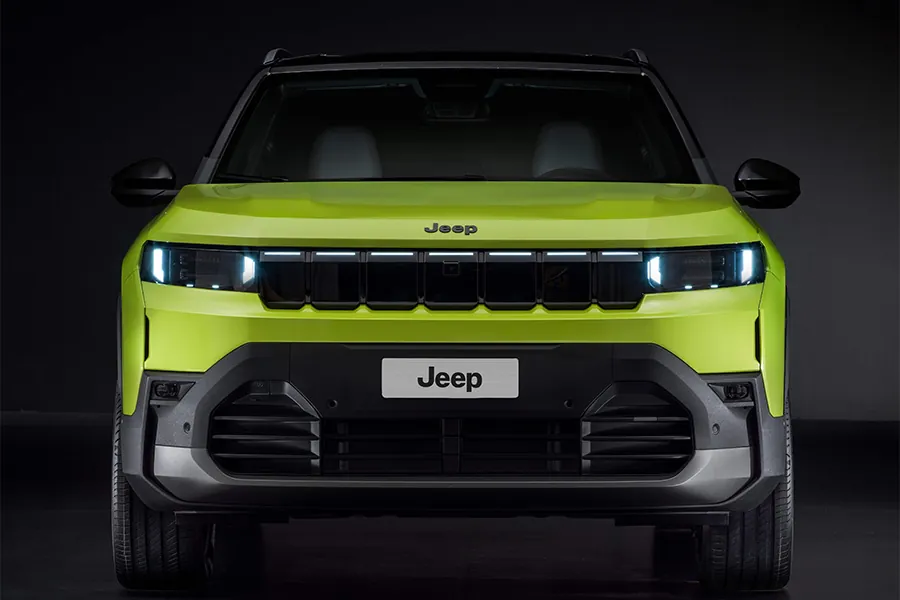 Der Jeep Compass 2025 als Hybrid und Elektro erhältlich