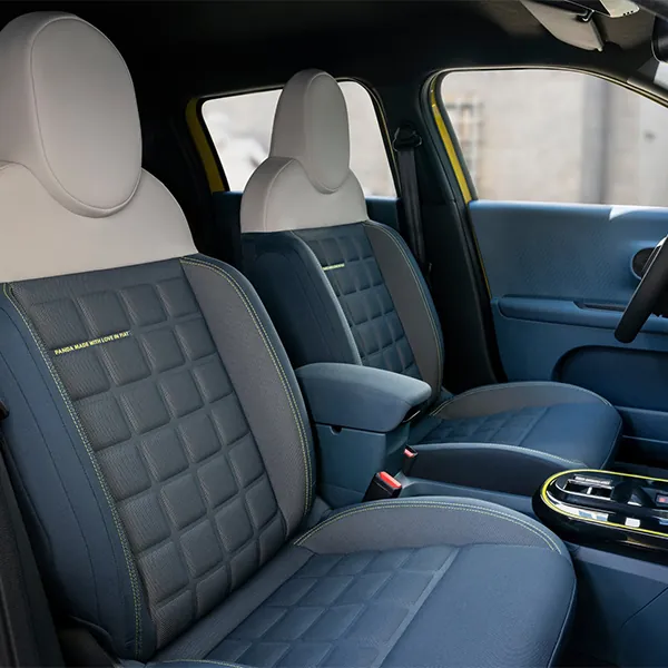 Fiat Grande Panda Fahrer- und Beifahrersitz