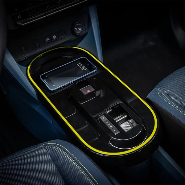 Fiat Grande Panda Mittelkonsole mit Handy Ladestation