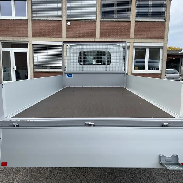 Maxus Deliver 9 als Pritsche mit viel Ladefläche