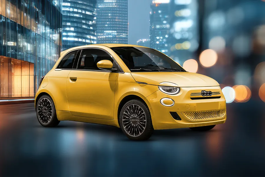 Fiat 500 Hybrid Torino in Szene gesetzt